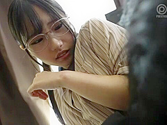 奥ゆかしいメガネ美女が嫌がりながらも強引エッチで快楽覚醒